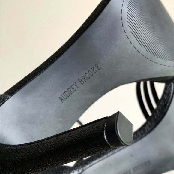 NWOB Audrey Brooke Jeana Shimmer Sandals 11M - Picture 3 of 8